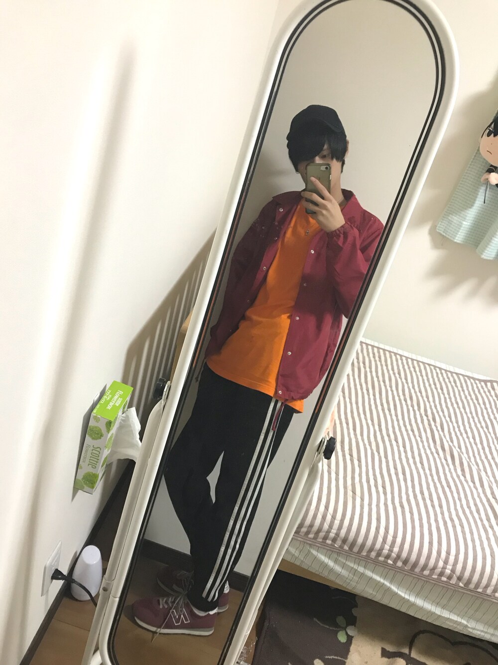 「ニューバランス、秋コーデ、カジュアルコーデ、オレンジ、Champion、adidas、コーチジャケット、いいね、save、フォローお願いします🤑、キャップ、street」｜「サンキのアイテム（キャップ、ブラック系）」を使った、まことぅさん（メンズ・177cm）の秋コーディネートの1枚目の写真
