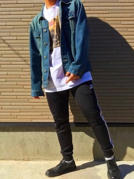 「グラフィックＴ」｜「アイテム（デニムジャケット）」を使った、h_rukiさん（メンズ・172cm）の秋コーディネート