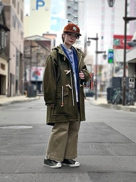 スニーカーを使った ベージュパンツ のレディース人気ファッションコーディネート Wear