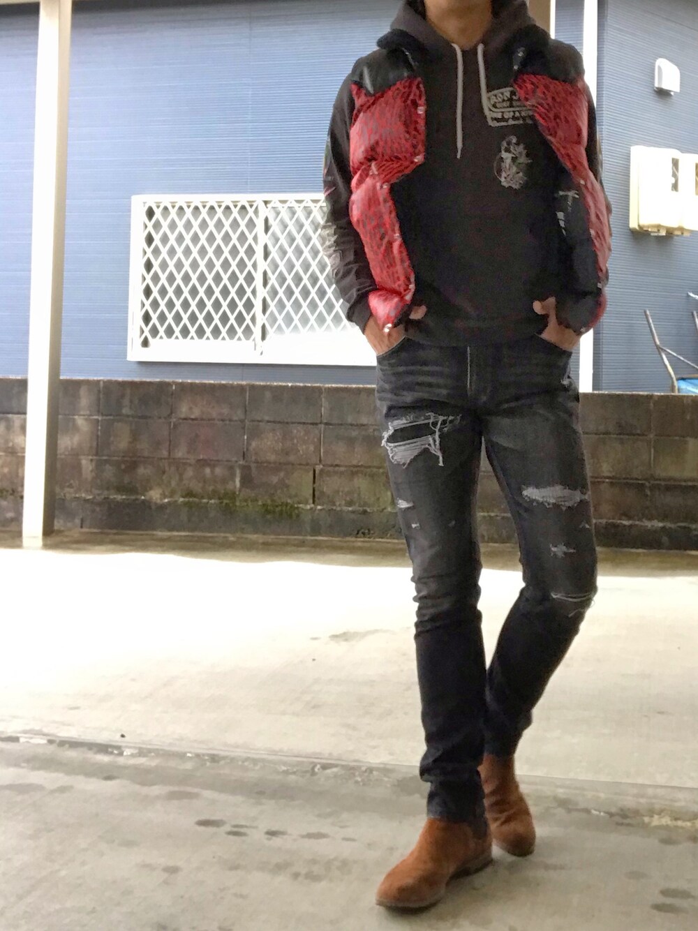 「LeeのLEE/別注THERMOLITE Skinny（デニムパンツ、ブラック系）」を使った、YUSUKE_PITTさん（メンズ・173cm）の冬コーディネートの1枚目の写真