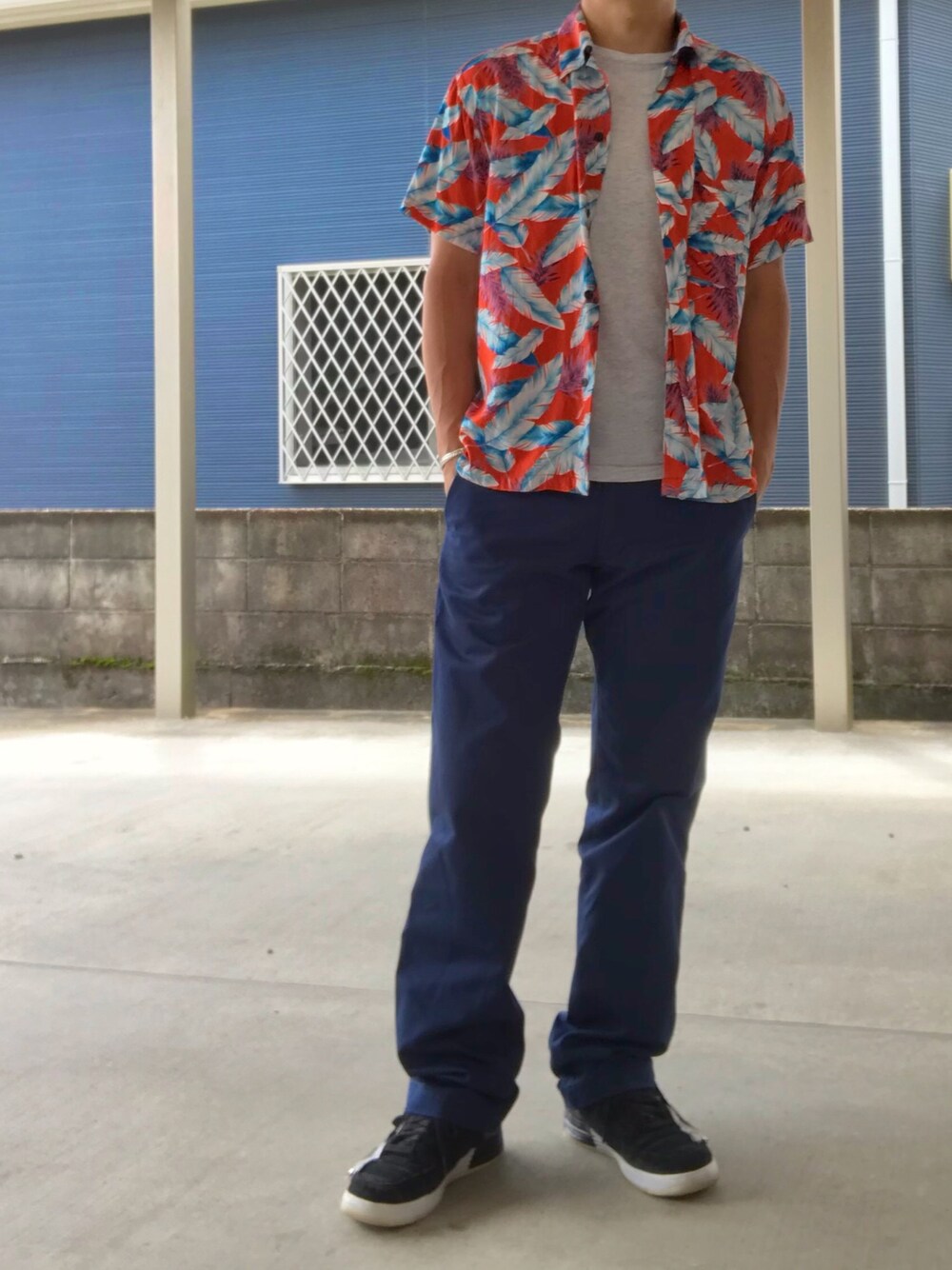 「UNIQLOのアイテム（パンツ、ブルー系）」を使った、YUSUKE_PITTさん（メンズ・173cm）の夏コーディネートの1枚目の写真