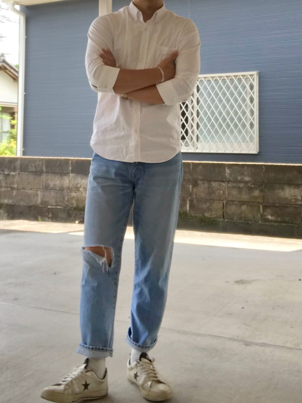 「CONVERSEのアイテム（スニーカー、ホワイト系）」を使った、YUSUKE_PITTさん（メンズ・173cm）の夏コーディネートの1枚目の写真