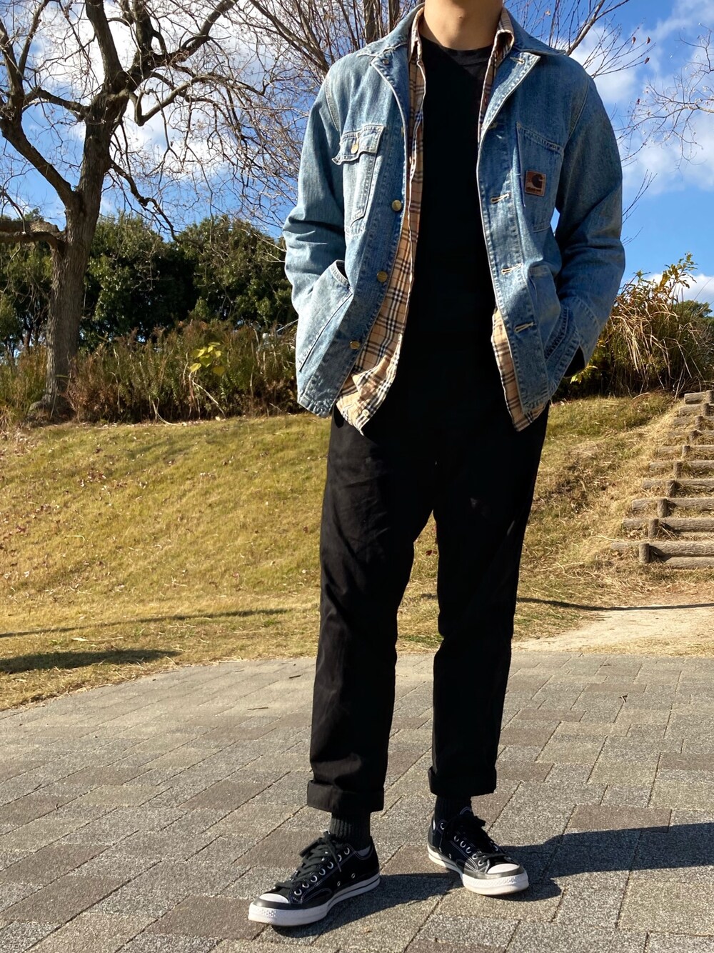 「Carharttのアイテム（カバーオール、ブルー系）」を使った、YUSUKE_PITTさん（メンズ・173cm）の冬コーディネートの1枚目の写真