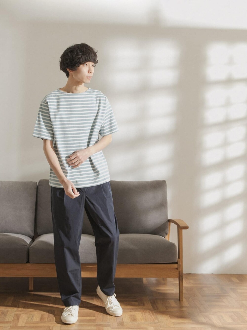 「ボーダー、Tシャツ、ゆるコーデ、ネイビー、ブルー、カジュアル、休日スタイル、リラックススタイル、オトナカジュアル、ラフ」｜「FORK&SPOONのFORK&SPOON　ボートネックボーダーショートスリーブTシャツ（Tシャツ/カットソー、ブルー系）」を使った、FORK&SPOON MENSさん（メンズ・176cm）の春コーディネートの1枚目の写真