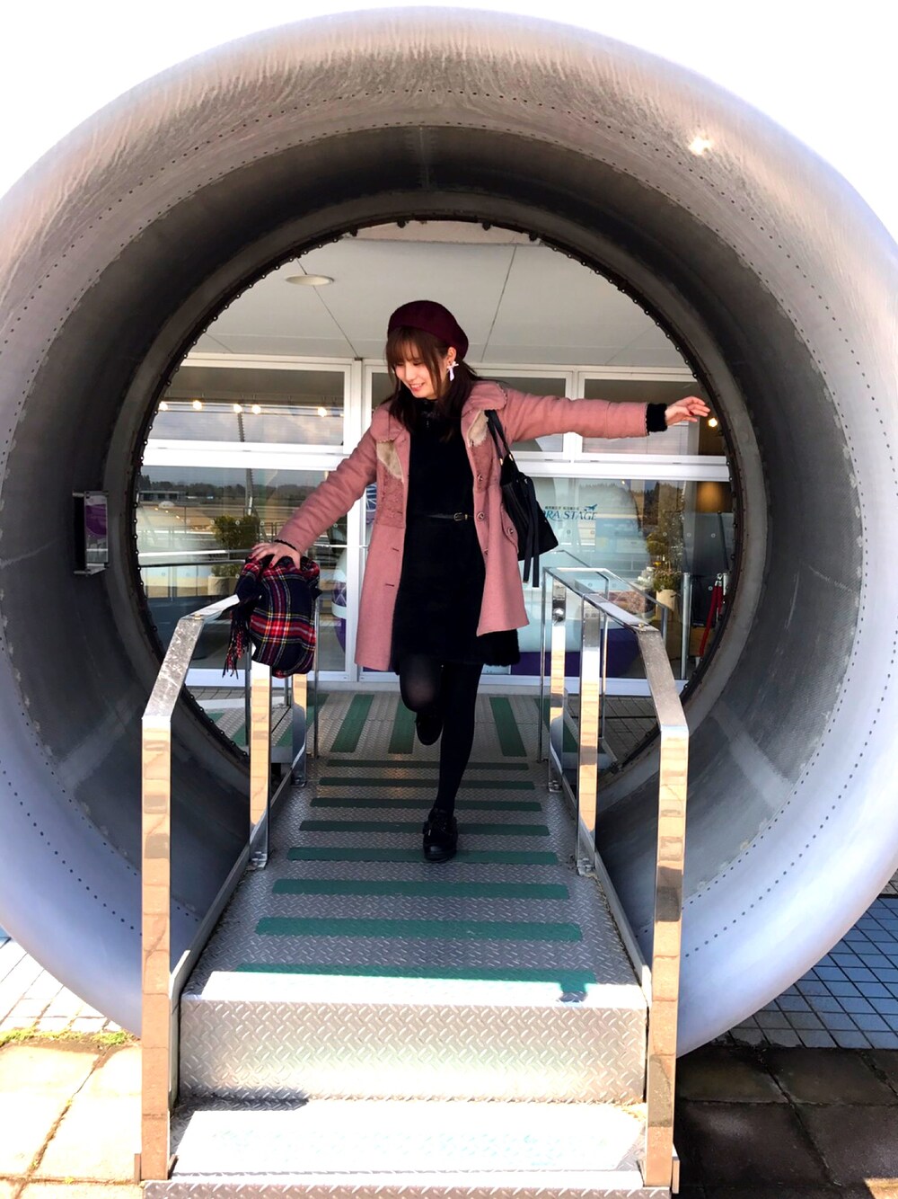 「axes femmeのアイテム（その他アウター、ピンク系）」を使った、圧倒的れーぬさん（レディース・164cm）の春コーディネートの1枚目の写真