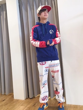 「HYSTERIC GLAMOUR（ヒステリックグラマー）のFLAME LOGO イージーパンツ（その他パンツ、ホワイト系）」を使った、しゅう。さん（メンズ・165cm）の春コーディネート