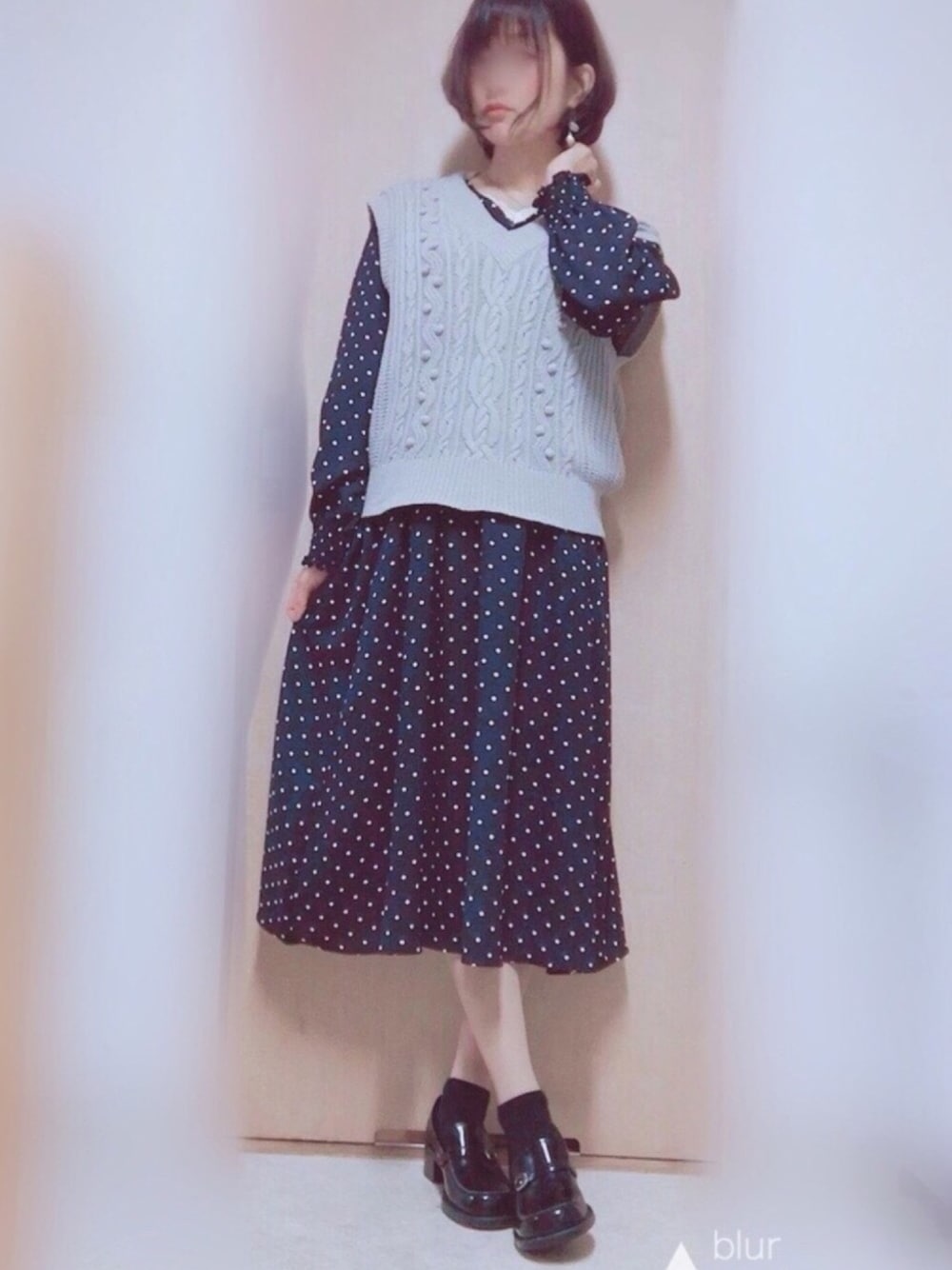 「ベスト、ワンピース、ドットワンピ、ミントグリーン、ローファー×靴下、大人ガーリー、プチプラ、ショートボブ、ひし形ボブ、おしゃれさんと繋がりたい」｜「GUのアイテム（ワンピース、ブラック系）」を使った、Yukko.☃︎さん（レディース・160cm）の冬コーディネートの1枚目の写真