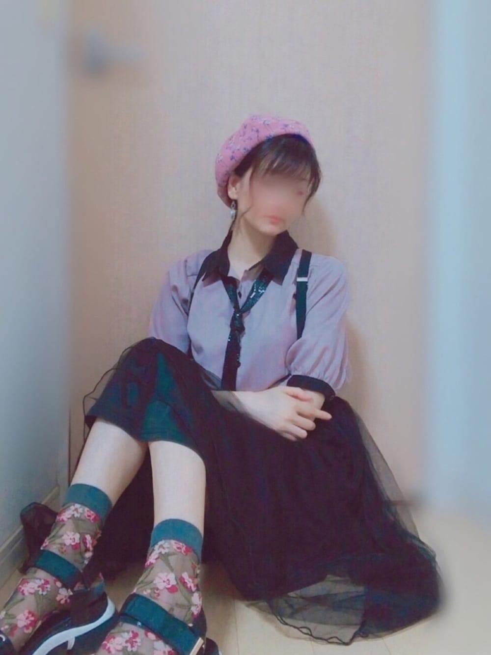 「ベレー帽、花柄ベレー帽、ピンク、ベレー帽推奨委員会、チュールスカート、シースルーソックス、ソックス×サンダル、スポサン×靴下、大人ガーリー」｜「GRLのリボンタイ配色ブラウス（シャツ/ブラウス、ピンク系）」を使った、Yukko.☃︎さん（レディース・160cm）の夏コーディネートの1枚目の写真