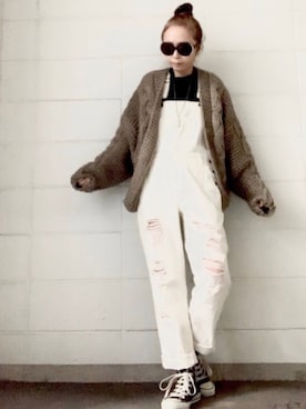 「H&M（エイチ・アンド・エム）のアイテム（サロペット/オーバーオール、ホワイト系）」を使った、noah🐈さん（レディース・160cm）の秋コーディネート