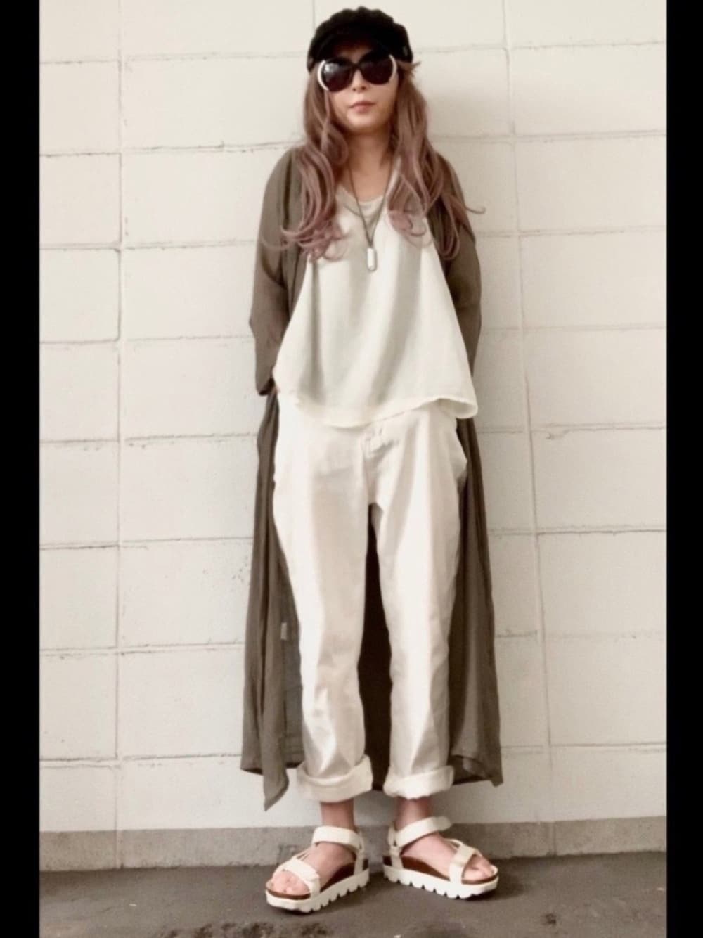 「春、大人カジュアル、パンツスタイル、カジュアル、グリーン、春夏コーデ、大人コーデ、淡色コーデ、着回しコーデ、プチプラコーデ」｜「3.6.5joursのアイテム（キャスケット、ブラック系）」を使った、noah🐈さん（レディース・160cm）の春コーディネートの1枚目の写真