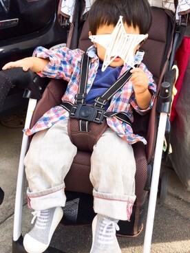 「OSHKOSH（オシュコシュ）のアイテム（デニムパンツ）」を使った、サキさん（キッズ・80cm）の秋コーディネート