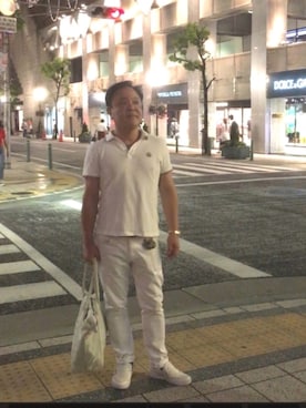 「ホワイトスニーカー」｜「アイテム（モカシン/デッキシューズ）」を使った、かつさん（メンズ・174cm）の夏コーディネート