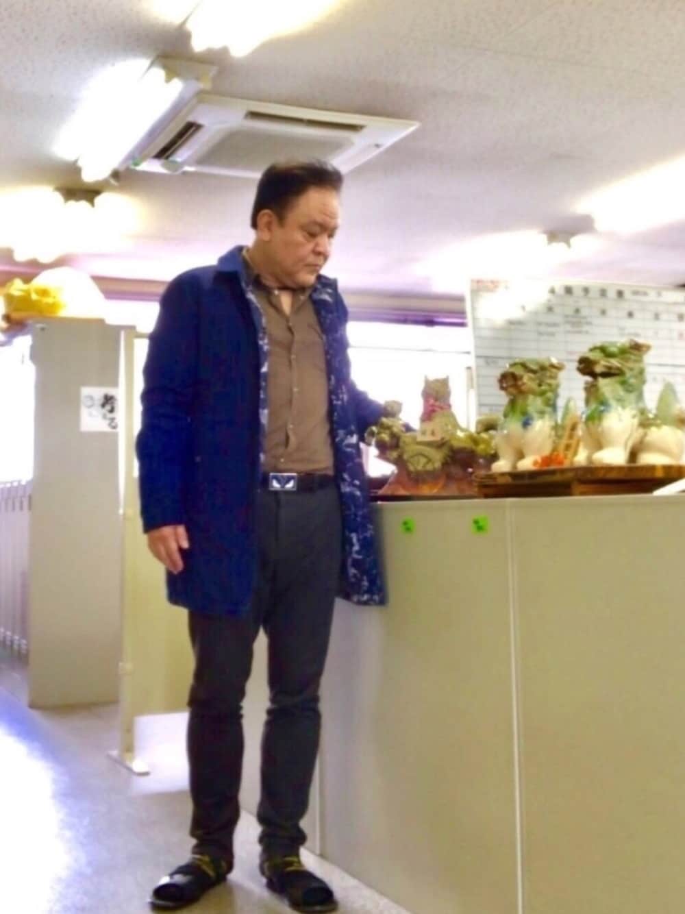 「冬コーデ、戌年、SISLEY(SISLEY)、VERSCE、FENDI」｜「VERSACEのNEW上履き😃（シューズ、ブラック系）」を使った、かつさん（メンズ・174cm）の冬コーディネートの1枚目の写真