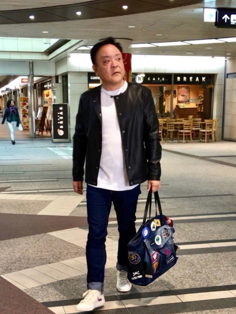「春コーデ、カジュアルコーデ、きれいめカジュアル、Bershka、ZARA、UNIQLO、Paul Smith、DSQUARED2、HERMES」｜「Bershkaのアイテム（Tシャツ/カットソー、ホワイト系）」を使った、かつさん（メンズ・174cm）の春コーディネートの1枚目の写真