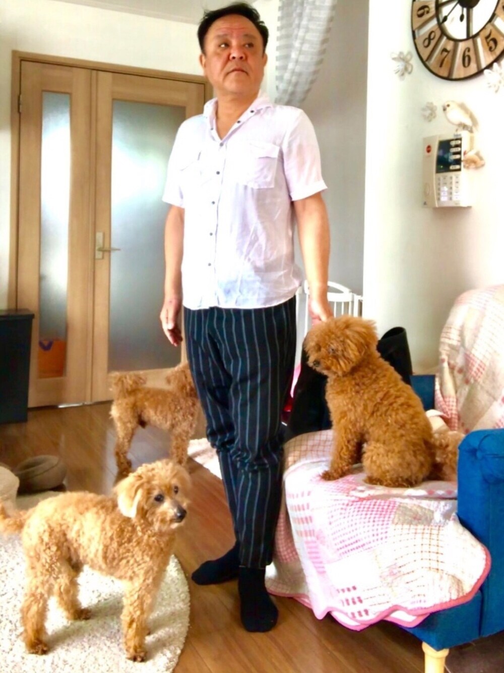 「ビジネススタイル、大人カジュアル、シャツスタイル、LOUIS  VUITTON、ZARA、チョップ、ランボー、パンチ」｜「ZARAのジョガーパンツ  ストライプ（その他パンツ、ブラック系）」を使った、かつさん（メンズ・174cm）の夏コーディネートの1枚目の写真