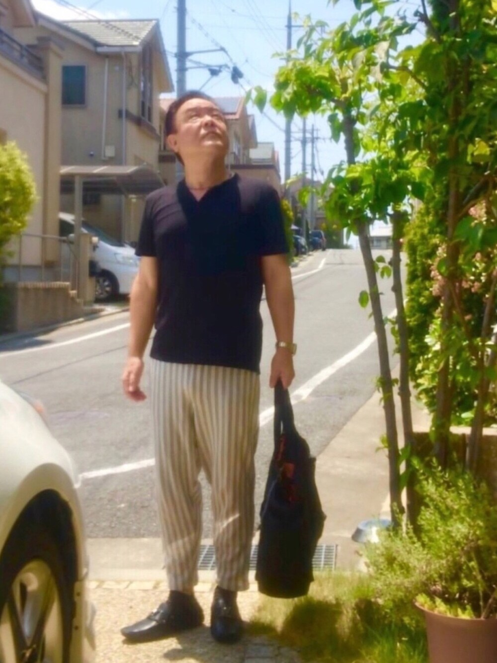 「夏セールで買いました、ラフ、大人カジュアル、SISLEY(SISLEY)、ZARA、PORTER、LOUIS  VUITTON」｜「ZARAのセットアップパンツ（その他パンツ、ベージュ系）」を使った、かつさん（メンズ・174cm）の夏コーディネートの1枚目の写真