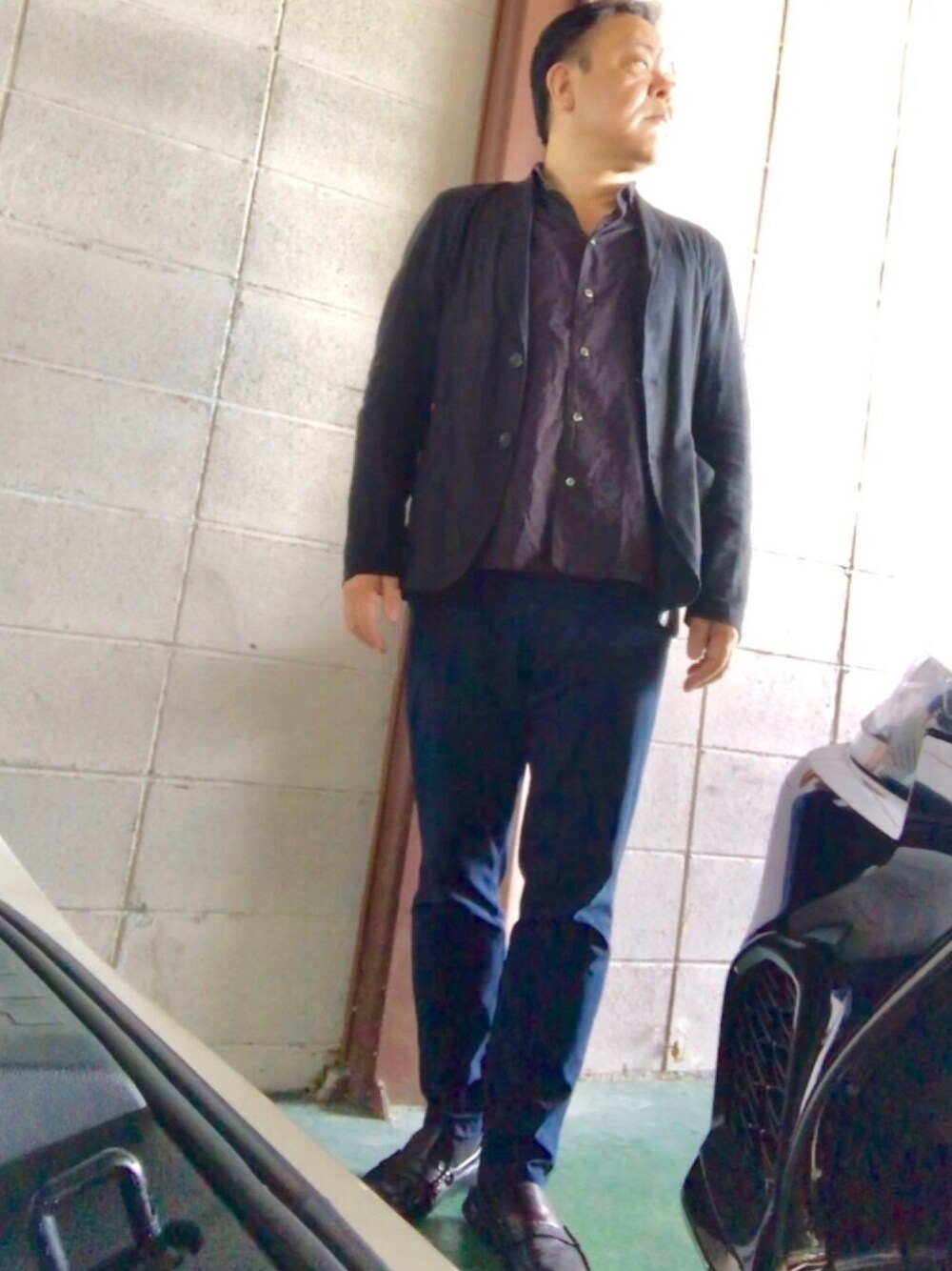 「大人カジュアル、ビジネスカジュアル、秋のコーデ、UNIQLO、united arrows、AZUL by moussy、LOUIS  VUITTON」｜「AZUL by moussyのエステルカノコ2つ釦テーラードJK（その他アウター、ブラック系）」を使った、かつさん（メンズ・174cm）の秋コーディネートの1枚目の写真