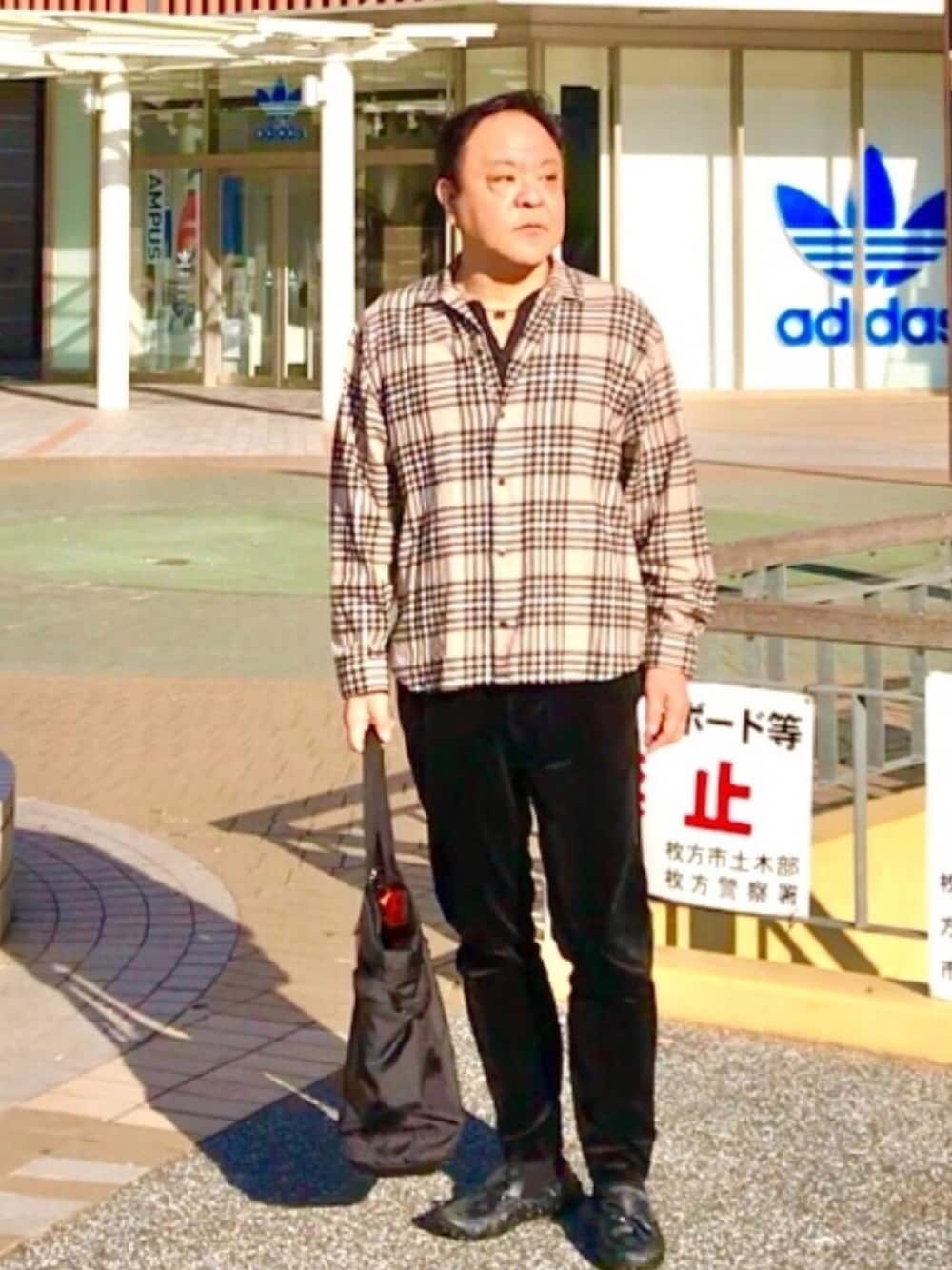 「秋のコーデ、休日スタイル、カジュアル、HERMES、ZARA、ciaopanic、LOUIS  VUITTON」｜「CIAOPANICのビエラチェックシャツ/ネルシャツ/ビッグシルエット（シャツ/ブラウス、ベージュ系）」を使った、かつさん（メンズ・174cm）の秋コーディネートの1枚目の写真