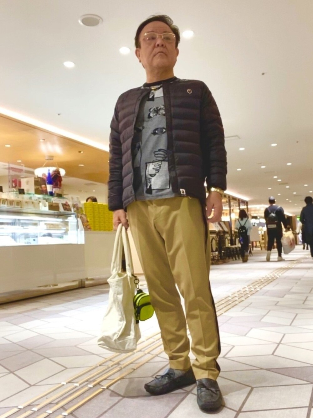 「カジュアルコーデ、A BATHING APE、Paul Smith、LouisVuitton、ZARA」｜「PS Paul SmithのUFOチェイサー ジャカードカットソー / 102510 828R（Tシャツ/カットソー、グレー系）」を使った、かつさん（メンズ・174cm）の冬コーディネートの1枚目の写真