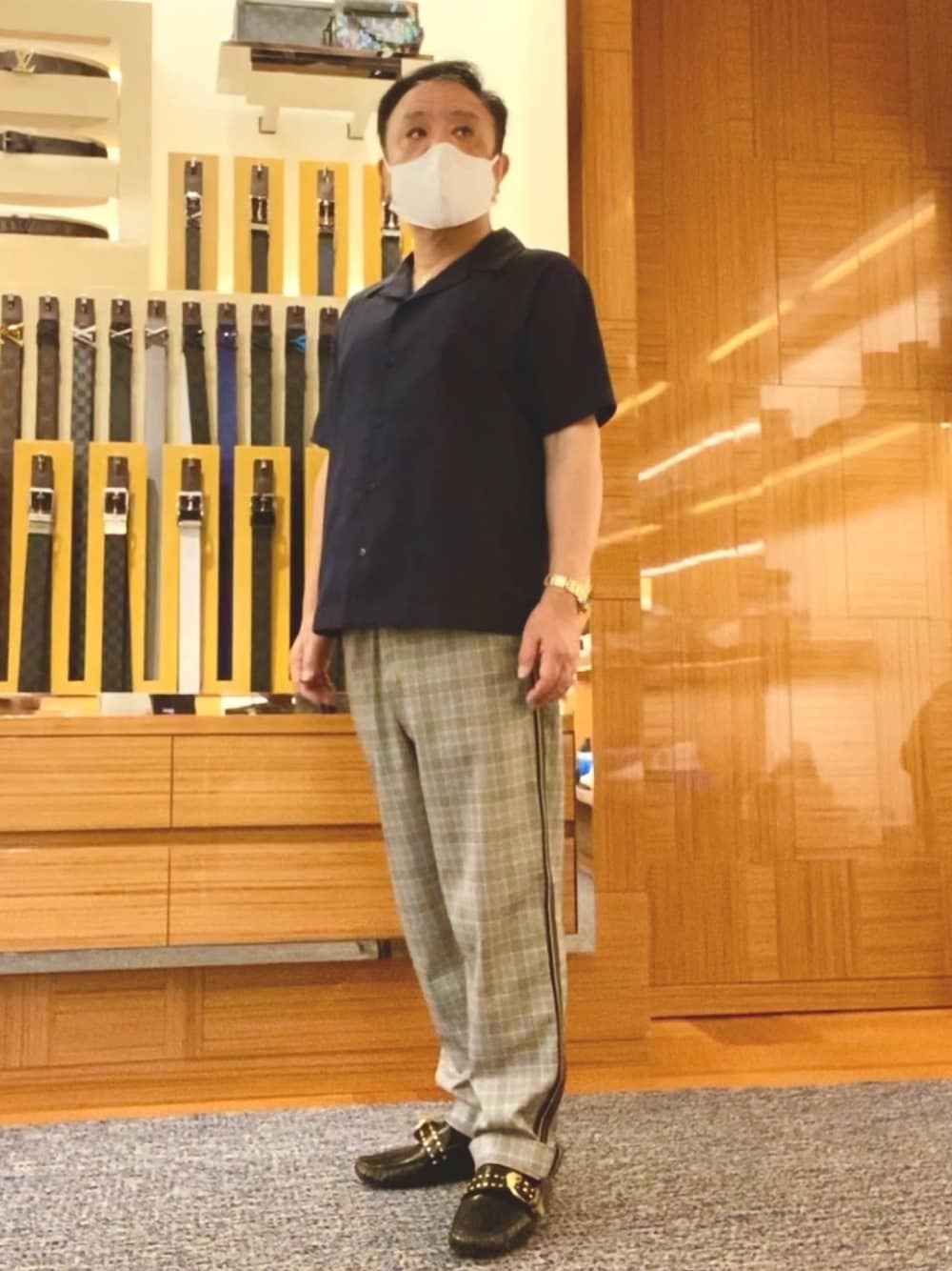 「大人カジュアル、PARIS-TOKYO、versace、SISLEY(SISLEY)」｜「PARIS-TOKYOのアイテム（シャツ/ブラウス、ブルー系）」を使った、かつさん（メンズ・174cm）の夏コーディネートの1枚目の写真