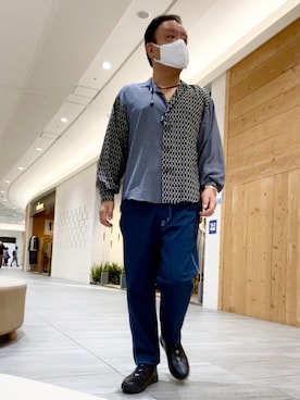 「アイテム（スリッポン）」を使った、かつさん（メンズ・174cm・50代）の秋コーディネート