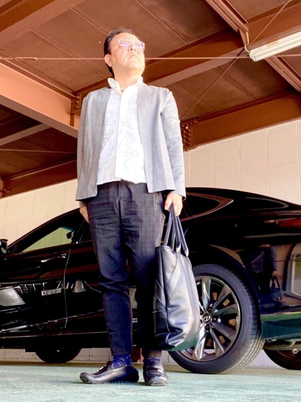 「トートバッグ、オトナカジュアル、GU、ZARA、Louis Vuitton、今日のコーデ、シャツコーデ」｜「ZARAのアイテム（トートバッグ、ブラック系）」を使った、かつさん（メンズ・174cm）の秋コーディネートの1枚目の写真