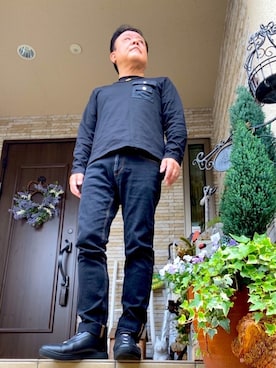 「VERSACE（ヴェルサーチ）のアイテム（パンツ）」を使った、かつさん（メンズ・174cm）の春コーディネート