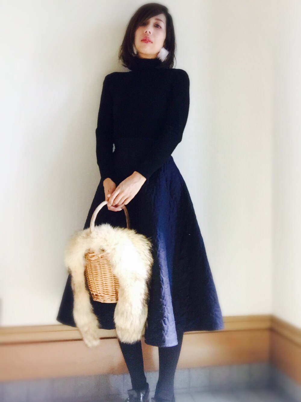 「ユニクロ、JWANDERSON、キルトスカート、プチプラコーデ、シンプルコーデ、オトナ女子」｜「UNIQLOのアイテム（スカート、ブルー系）」を使った、tomokoさん（レディース・164cm）の秋コーディネートの1枚目の写真