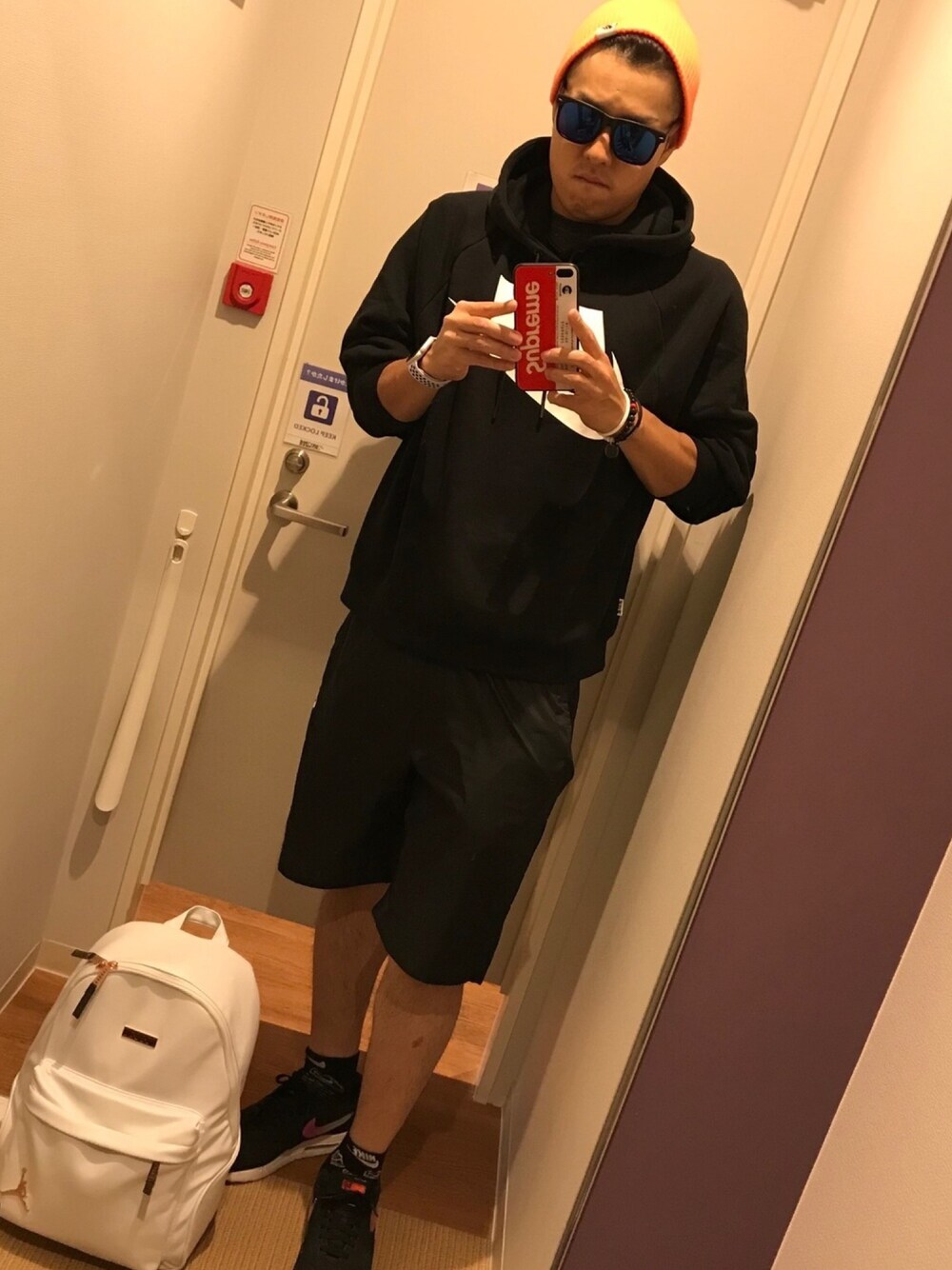 「ナイキ、おしゃれさんと繋がりたい、ストリート」｜「NIKEの【MENS】AS M NSW NSP HOODIE / NIKE（パーカー、ブラック系）」を使った、SHINYAさん（メンズ・183cm）の春コーディネートの1枚目の写真