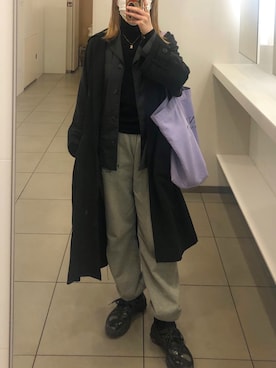 「ゴールドアクセ」｜「アイテム（スウェットパンツ）」を使った、kahoさん（レディース・161cm）の春コーディネート