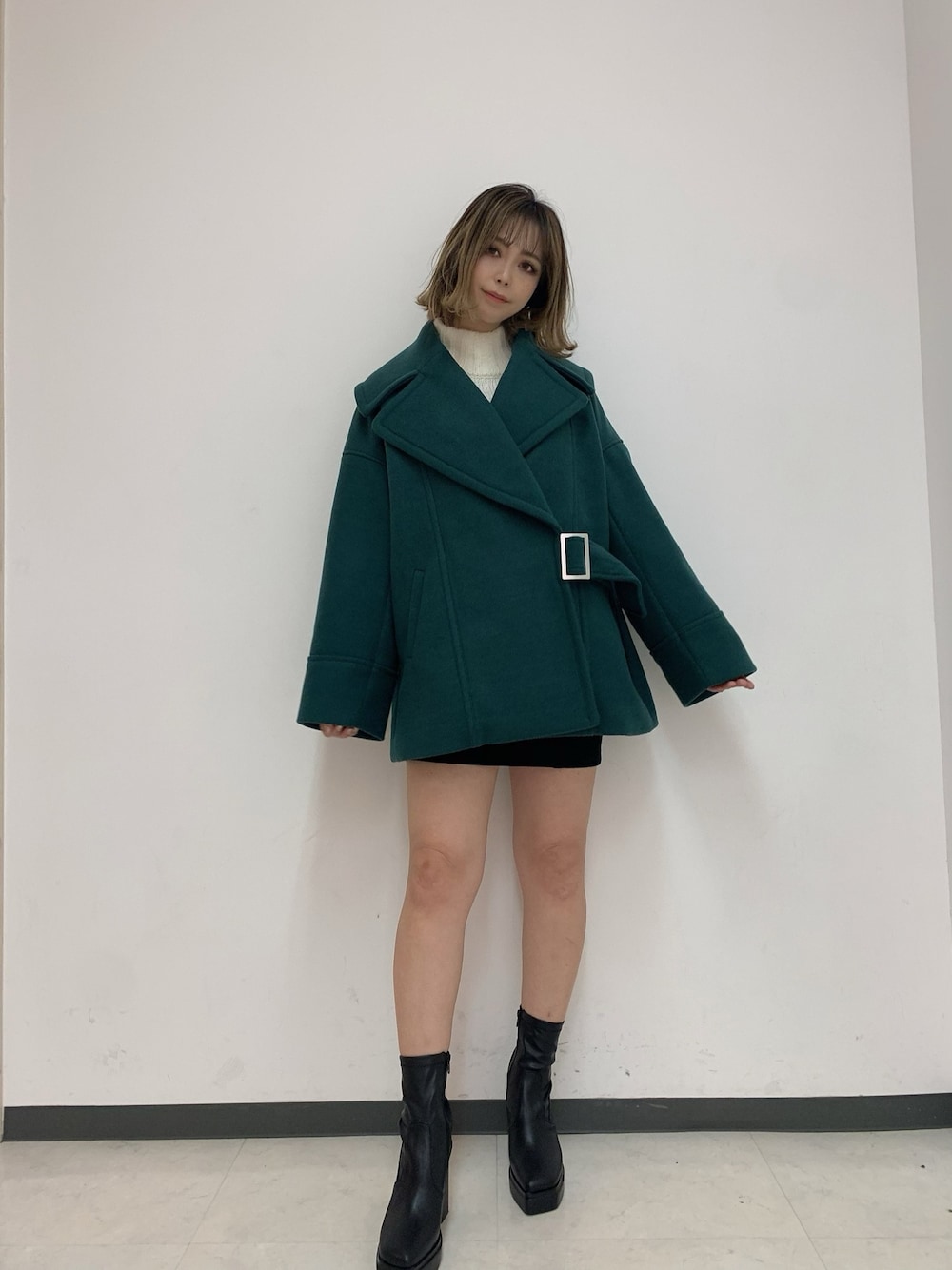 「ENVYM、envym_staff、ENVYMコーデ、envym_hiroshima、秋冬コーデ、カラーコーデ、お洒落さんとつながりたい」｜「ENVYMのカーブトゥーショートブーツ（ブーツ、ブラック系）」を使った、ENVYM_ERIKAさん（レディース・160cm）の秋コーディネートの1枚目の写真