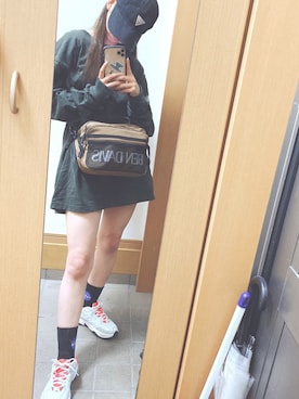 「Guess（ゲス）のアイテム（キャップ）」を使った、totomeiさん（レディース・159cm）の秋コーディネート