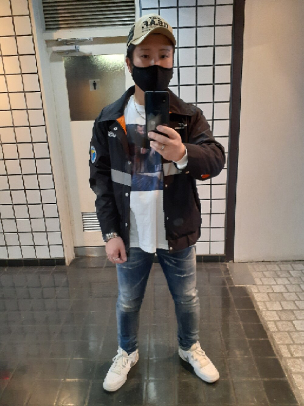 「春コーデ、ストリート、大人カジュアル」｜「mindseekerのアイテム（Tシャツ/カットソー、ホワイト系）」を使った、$sho$さん（メンズ・172cm）の春コーディネートの1枚目の写真
