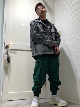 「アイテム（デニムジャケット、シルバー系）」を使った、彪さん（メンズ・168cm）の春コーディネート