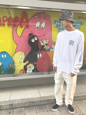 「ハーレーダビッドソン」｜「アイテム（スリッポン）」を使った、山根 広大さん（メンズ・175cm）の秋コーディネート