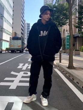 「LMCのアイテム（トップス）」を使った、山根 広大さん（メンズ・176cm）の冬コーディネート