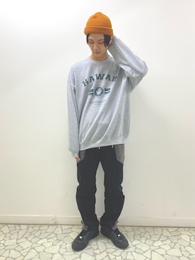 「SPINNS（スピンズ）のアイテム（ニットキャップ/ビーニー）」を使った、山根 広大さん（メンズ・176cm）の春コーディネート