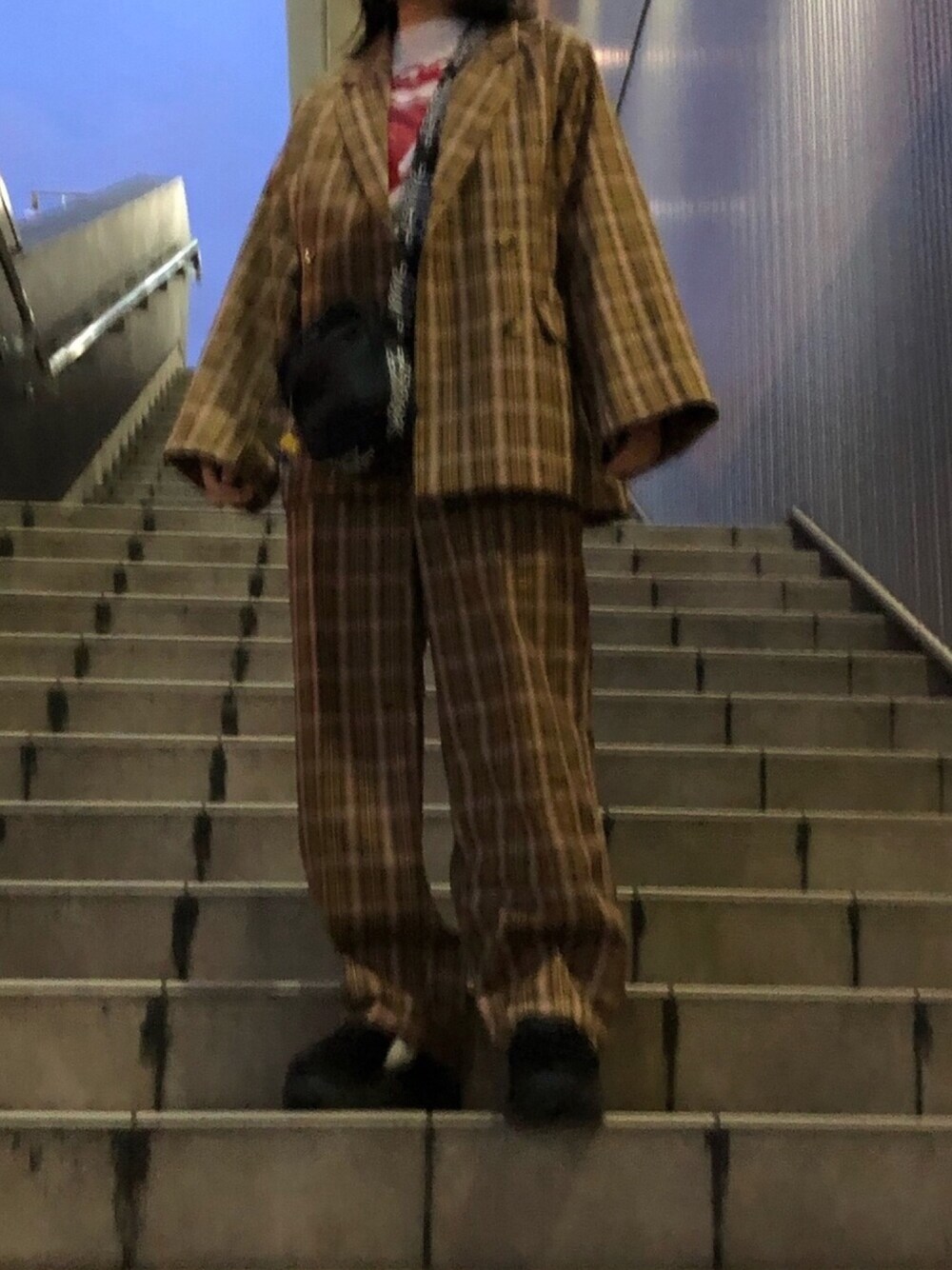 「jouetie、jouetie_ootd」｜「jouetieのアイテム（セットアップ、ブラウン系）」を使った、nmkoemoさん（レディース・157cm）の春コーディネートの1枚目の写真