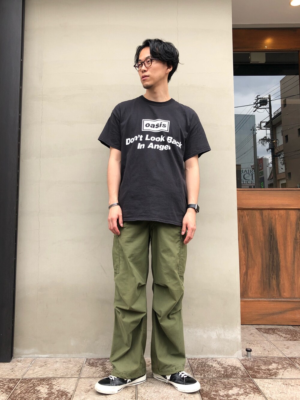hirofumi inoue さんの「【oasis for ADAM ET ROPE'】SONG LYRICS T-shirt(size:M,L,LL)（ADAM ET ROPE'）」を使ったコーディネート