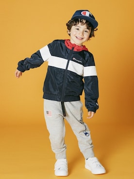 Right-on KID'Sさんの「【Champion】切替フードブルゾン」を使ったコーディネート