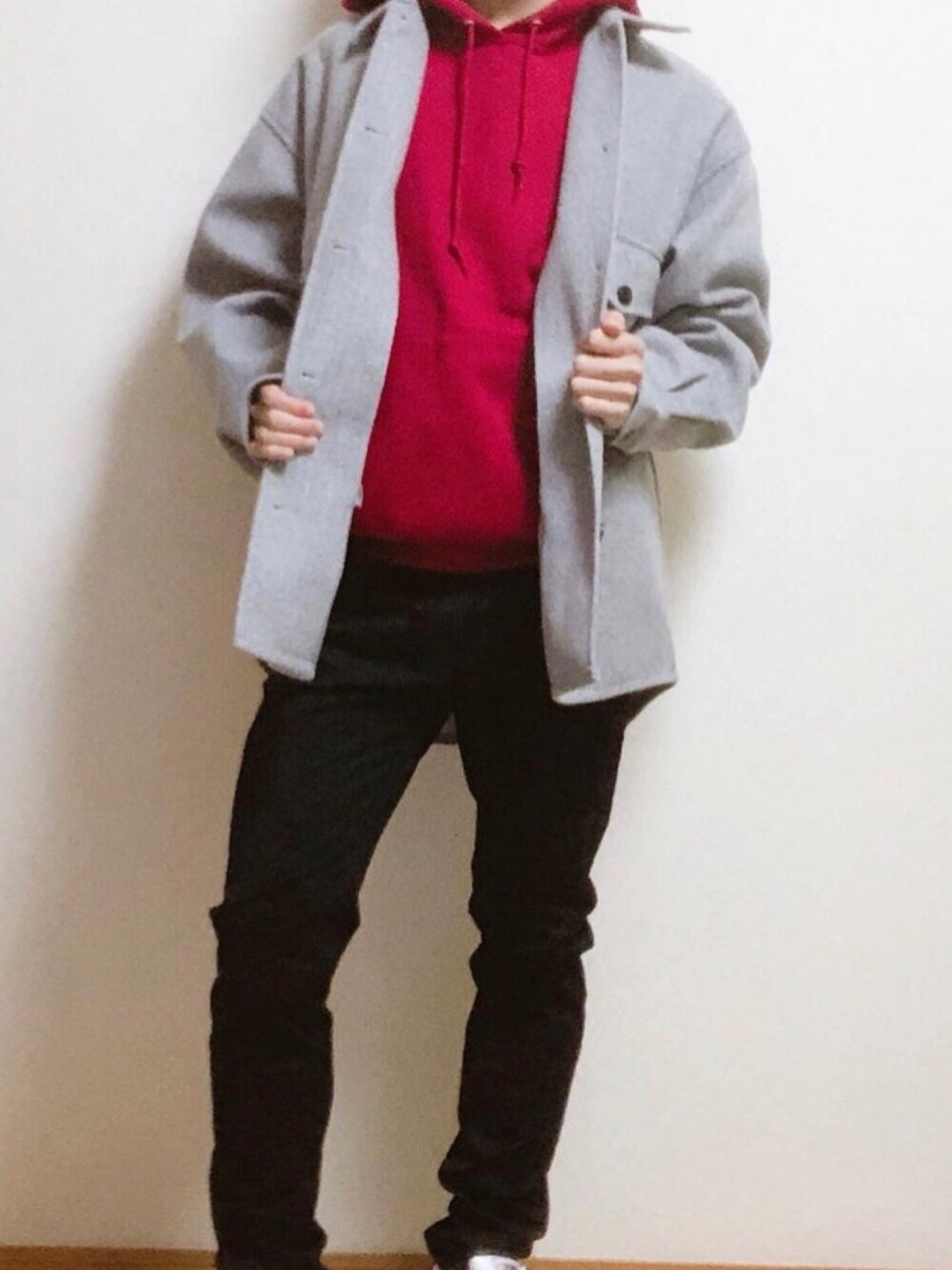 「パーカー、GU、黒スキニー、XLARGE、高校生、今日のコーデ、おしゃれさんと繋がりたい、プチプラ、低身長、休日スタイル」｜「GUのアイテム（ミリタリージャケット、グレー系）」を使った、sorasky1025さん（メンズ・163cm）の冬コーディネートの1枚目の写真
