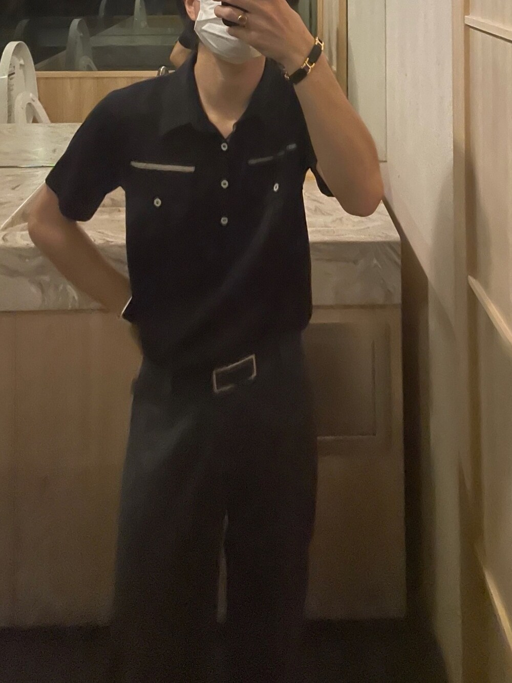 「これが私をアゲる服、初夏コーデ、Dries Van Noten、MARGIELA、Antwerp、大学生、大学生コーデ、学生、シンプル、いいね、save、フォローお願いします🤑」｜「DRIES VAN NOTENのアイテム（ポロシャツ、ブラック系）」を使った、yuuさん（メンズ・165cm）の春コーディネートの1枚目の写真