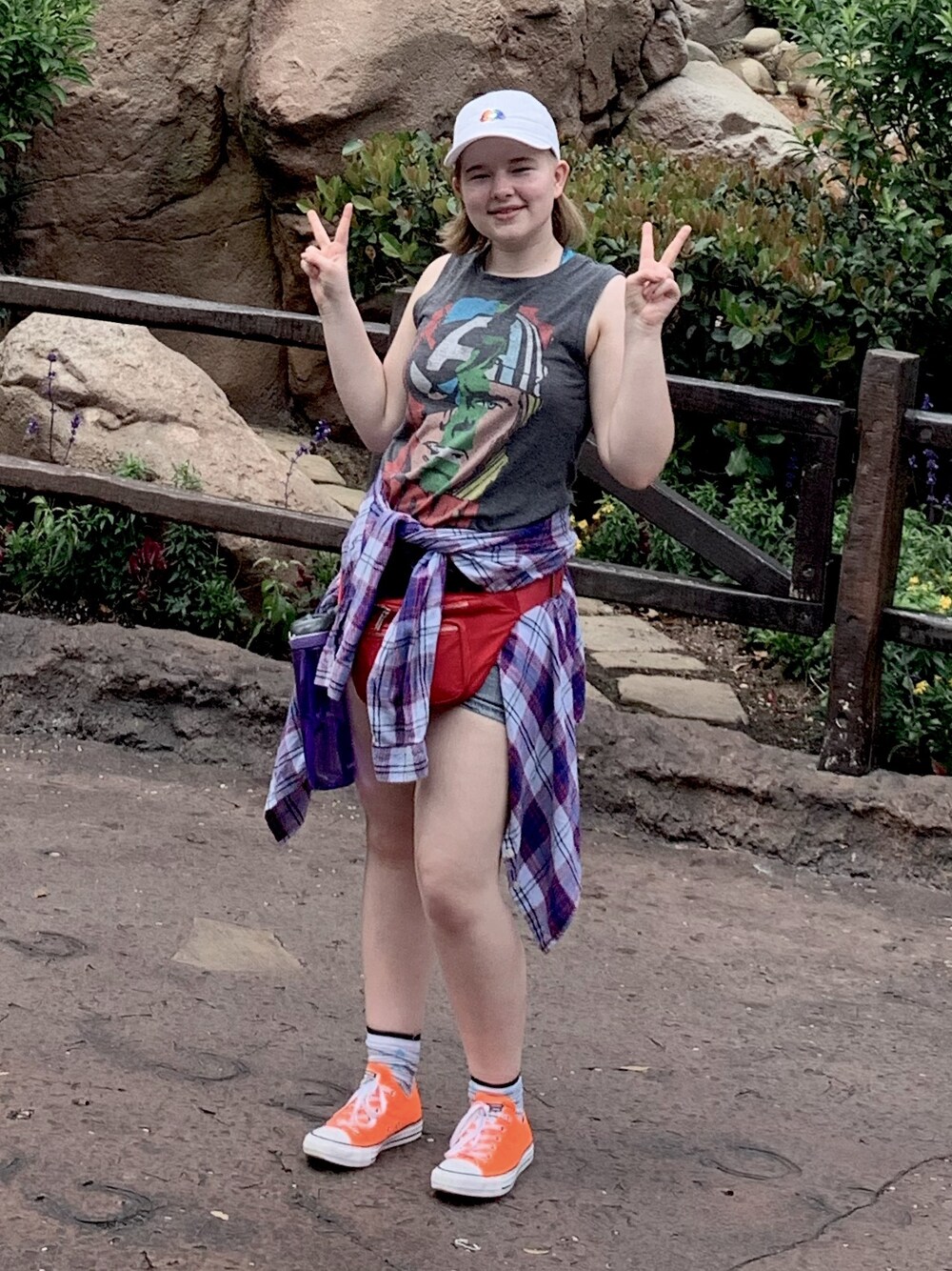 「summer、disney、Disneyland、disney world、flannel、converse、marvel、tank top、vacation、tourist」｜「CONVERSEのConverse Chuck 70 Ox Canvas Sneakers（スニーカー、オレンジ系）」を使った、gibsofyesterさん（レディース・160cm）の冬コーディネートの1枚目の写真
