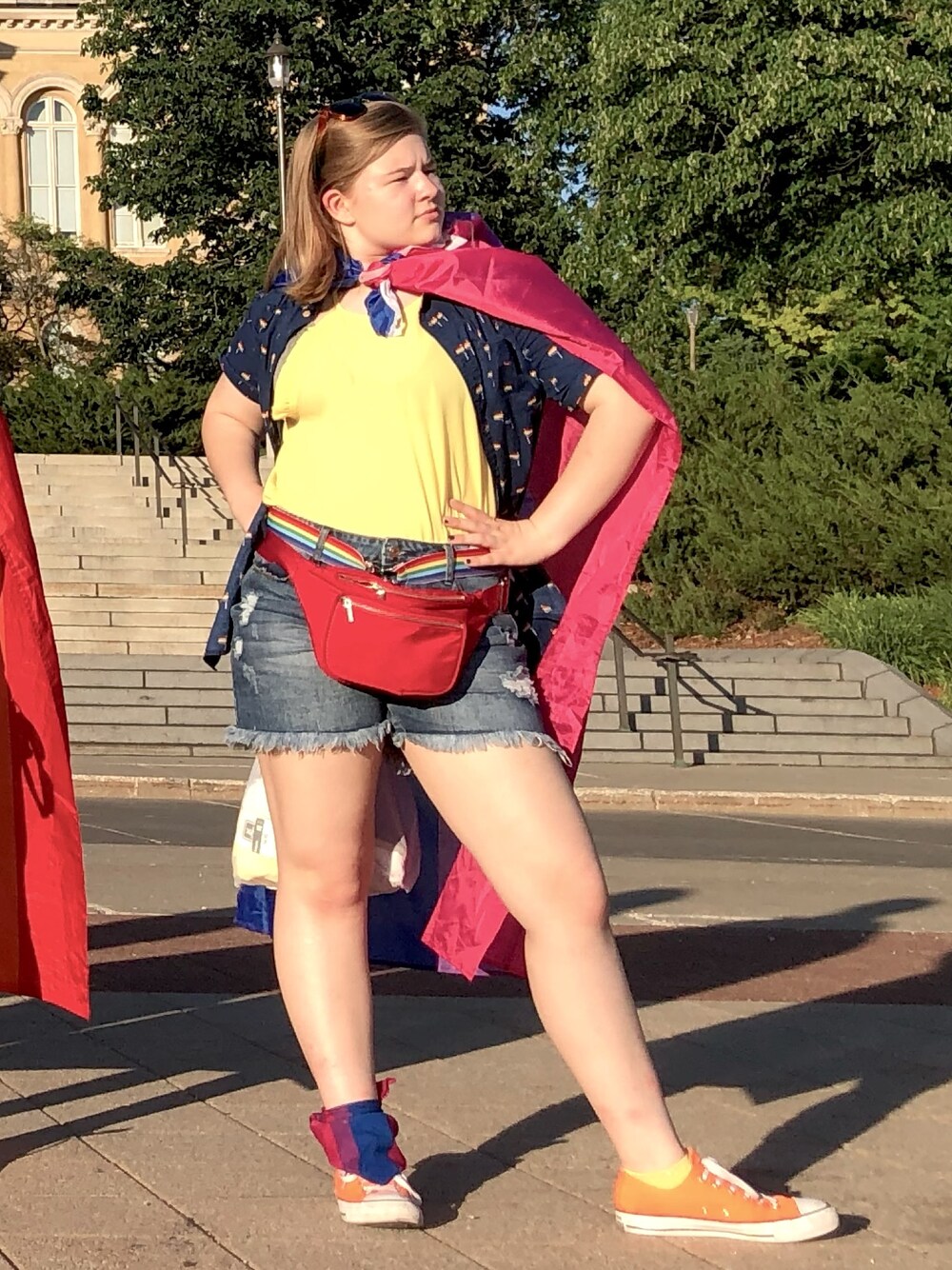 「PRIDE、summer、converse、LGBTQ、bipride、kicks、Shades、denimshorts、fannypack、cutoffs」｜「Targetのアイテム（トップス、ブルー系）」を使った、gibsofyesterさん（レディース・160cm）の冬コーディネートの1枚目の写真