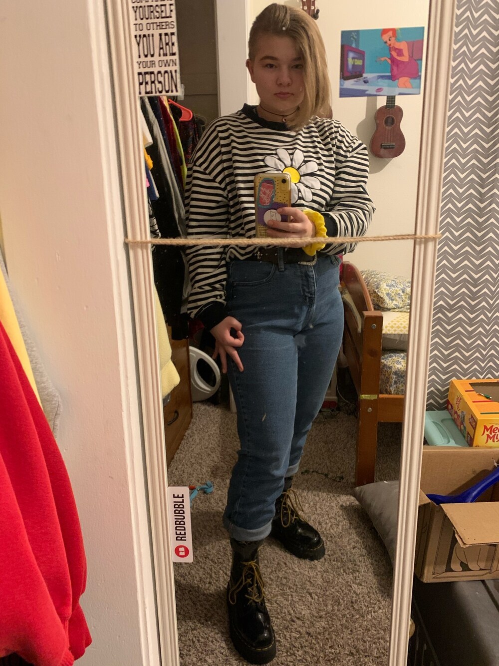 「minga london、Dr.Martens、scrunchie、school、momjeans、flower、DAISY、boots、90’s、stripes」｜「Dr. MartensのDr. Martens 'Molly' Platform Boot (Women)（ブーツ、ブラック系）」を使った、gibsofyesterさん（レディース・160cm）の冬コーディネートの1枚目の写真
