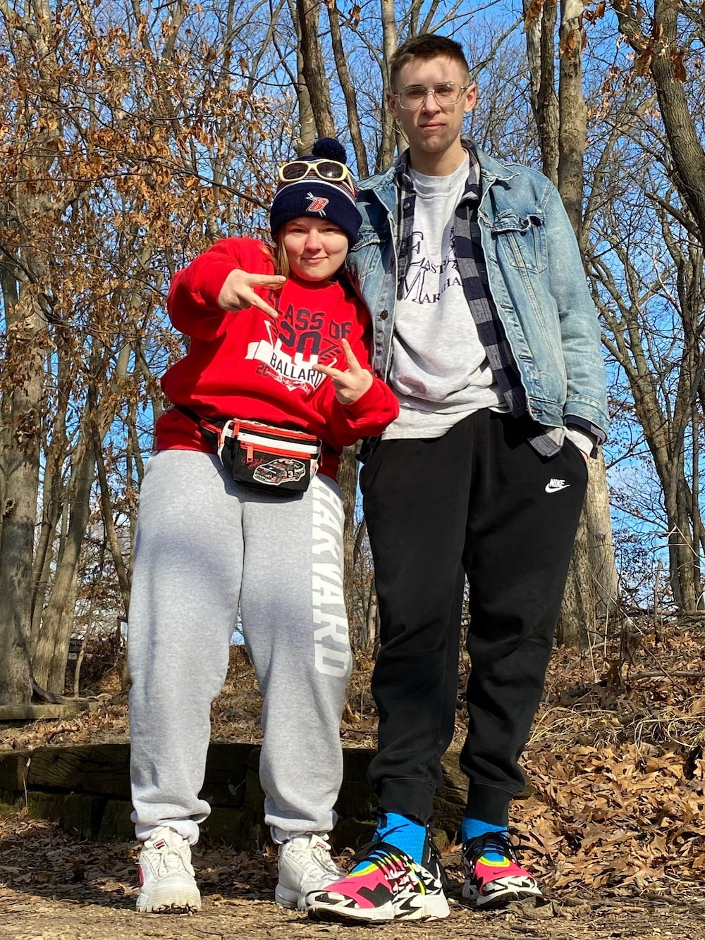「trail、FILA、Champion、HARVARD、NIKE、Levi's、eddiebauer、nascar、fannypack、couple」｜「Championのアイテム（パンツ、グレー系）」を使った、gibsofyesterさん（レディース・160cm）の春コーディネートの1枚目の写真