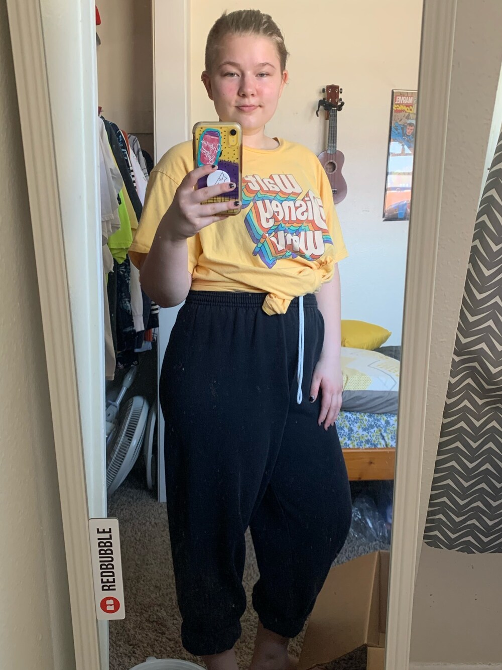 「sweatpants、Hanes、Tshirts、disney、Disneyland、yellow、sticker、lazy、stayhome、quarantine」｜「HANESのアイテム（パンツ、ブラック系）」を使った、gibsofyesterさん（レディース・160cm）の春コーディネートの1枚目の写真