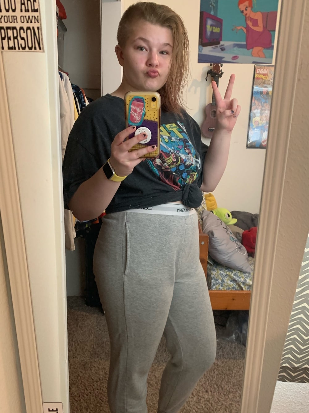 「sweatpants、Tshirts、Calvin Klein、Thor、marvel、Apple Watch、apple、iPhone、lazy、quarantine」｜「Calvin KleinのCalvin Klein Modern Jogger Pant（その他パンツ、グレー系）」を使った、gibsofyesterさん（レディース・160cm）の春コーディネートの1枚目の写真