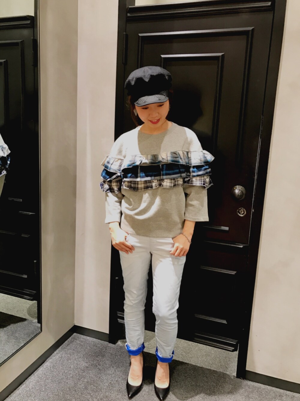 「カジュアル、ootd、ディーゼル」｜「DIESELのアイテム（スウェット、グレー系）」を使った、maimaiさん（レディース・157cm）の春コーディネートの1枚目の写真