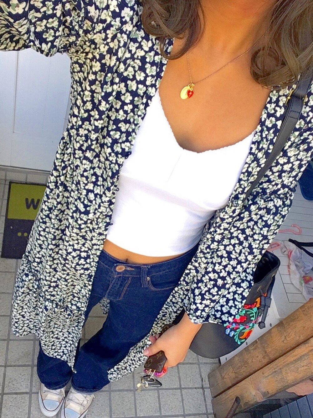 「AZUL by moussyのアイテム（デニムパンツ、ブルー系）」を使った、mmm_yさん（レディース・167cm）の春コーディネートの1枚目の写真
